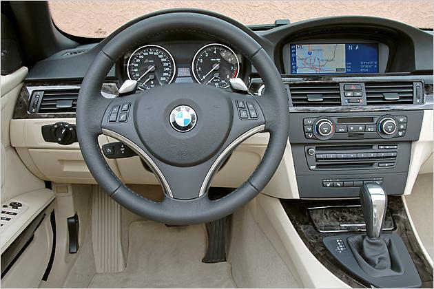 Gegen Aufpreis gibt es ein Navigationssystem mit großem Farbdisplay