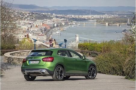 Mercedes GLA 200d / AMG 45 - Mehr oder weniger Mercedes GLA 200d / AMG 45 - Mehr oder weniger
