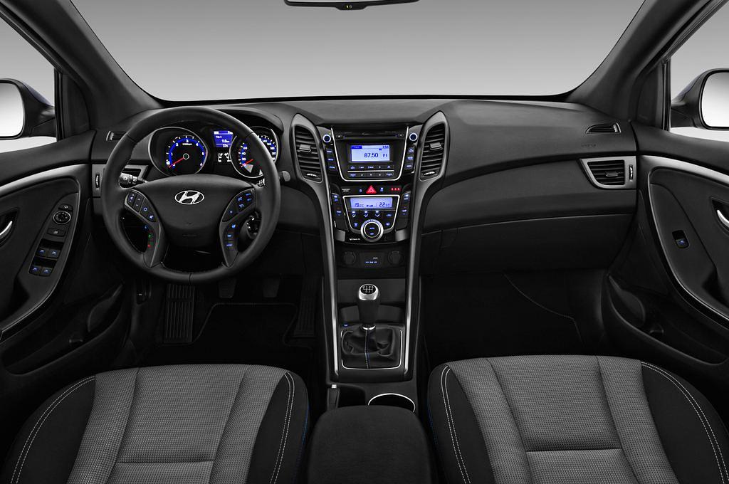 Hyundai I30 (Baujahr 2015) - 5 Türen Cockpit und Innenraum