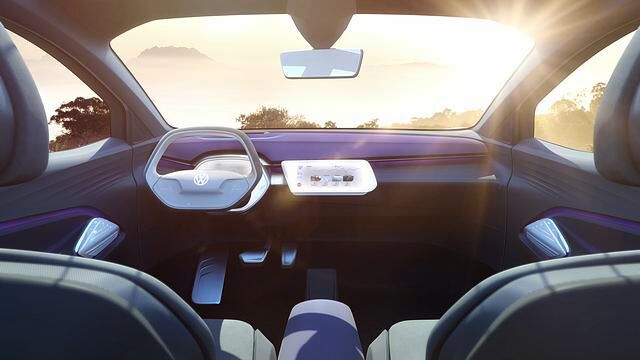 Das Lenkrad verschwindet im Autopilot-Modus in der Mittelkonsole