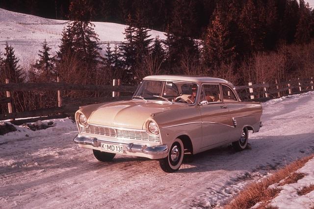 Ford Taunus 17 M P2 als zweitürige Limousine