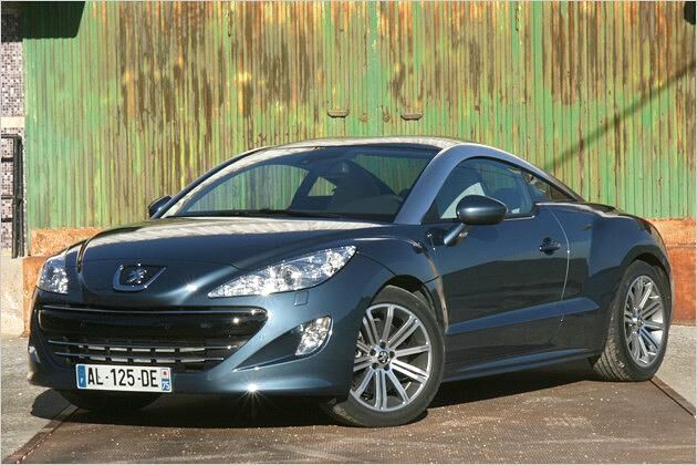 Dank seiner runden Karosserie erinnert der RCZ an den Audi TT