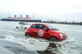 Fiat-500-Jetski - Kleinstwagen als Surfer-Typ