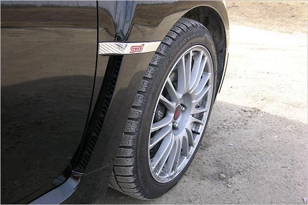 Spezielle Luftauslässe kühlen die Bremsen