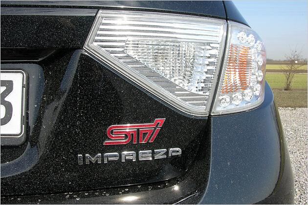 Auch am Heck wird auf den Super-Subaru hingewiesen
