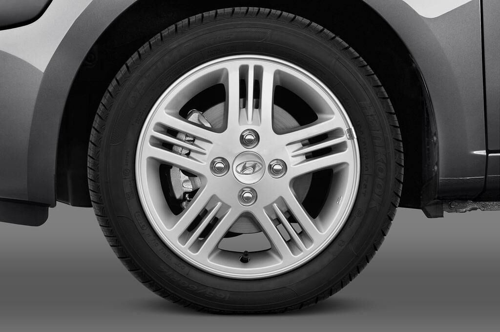 Hyundai I10 (Baujahr 2010) Style 5 Türen Reifen und Felge