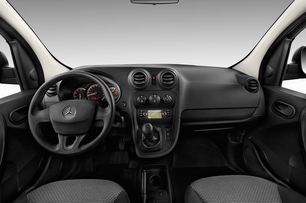 Mercedes Citan (Baujahr 2017) - 5 Türen Cockpit und Innenraum