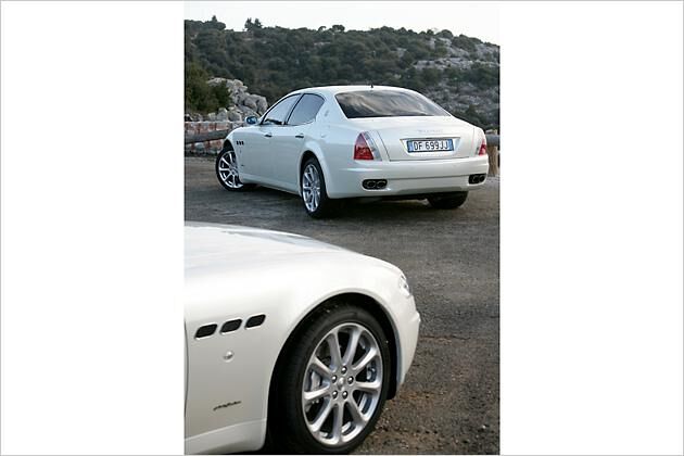 Zwei Maserati Quattroporte nebeneinander in freier Wildbahn ist eher ungewöhnlich