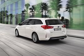 Toyota Auris Touring Sport - Länge lädt Toyota Auris Touring Sport - Länge lädt