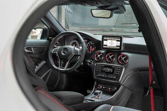 Innen herrscht sportlicher Stil