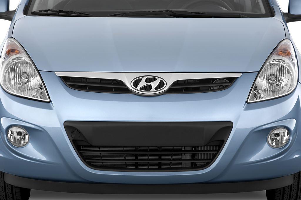 Hyundai I20 (Baujahr 2010) Style 3 Türen Kühlergrill und Scheinwerfer