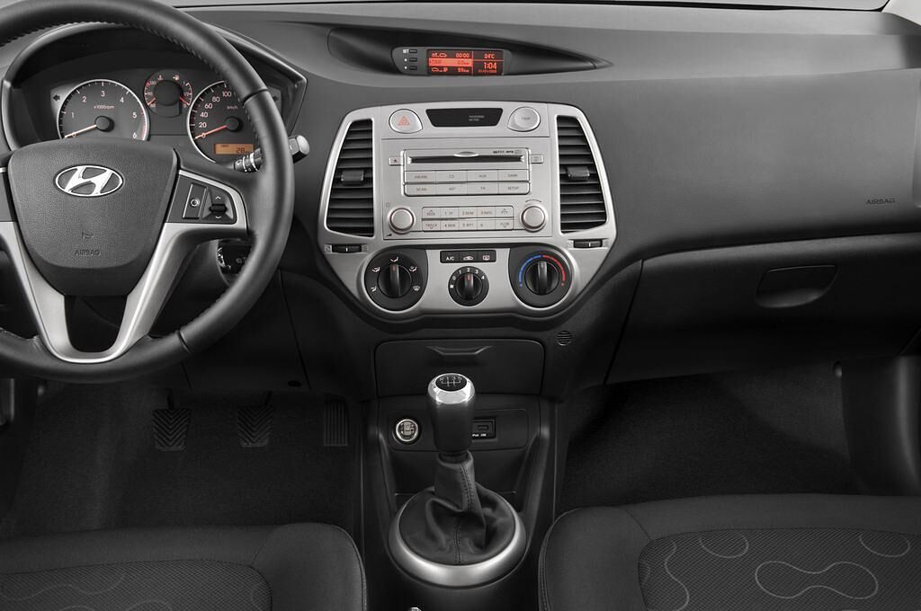 Hyundai I20 (Baujahr 2010) Style 3 Türen Mittelkonsole