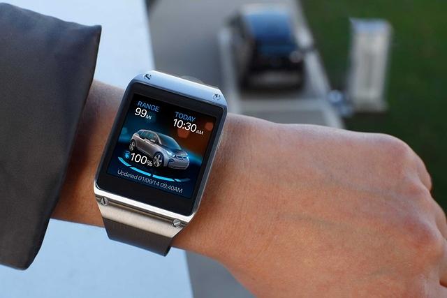 BMW Smartwatch für den i3 - Beifahrer am Handgelenk
