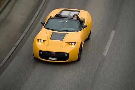 Bei 200 km/h leert sich der Akku leider schnell.