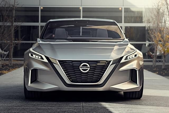 Nissans V-Kühlergrill wurde im V-Motion 2.0 weiterentwickelt und dreidimensional herausgearbeitet