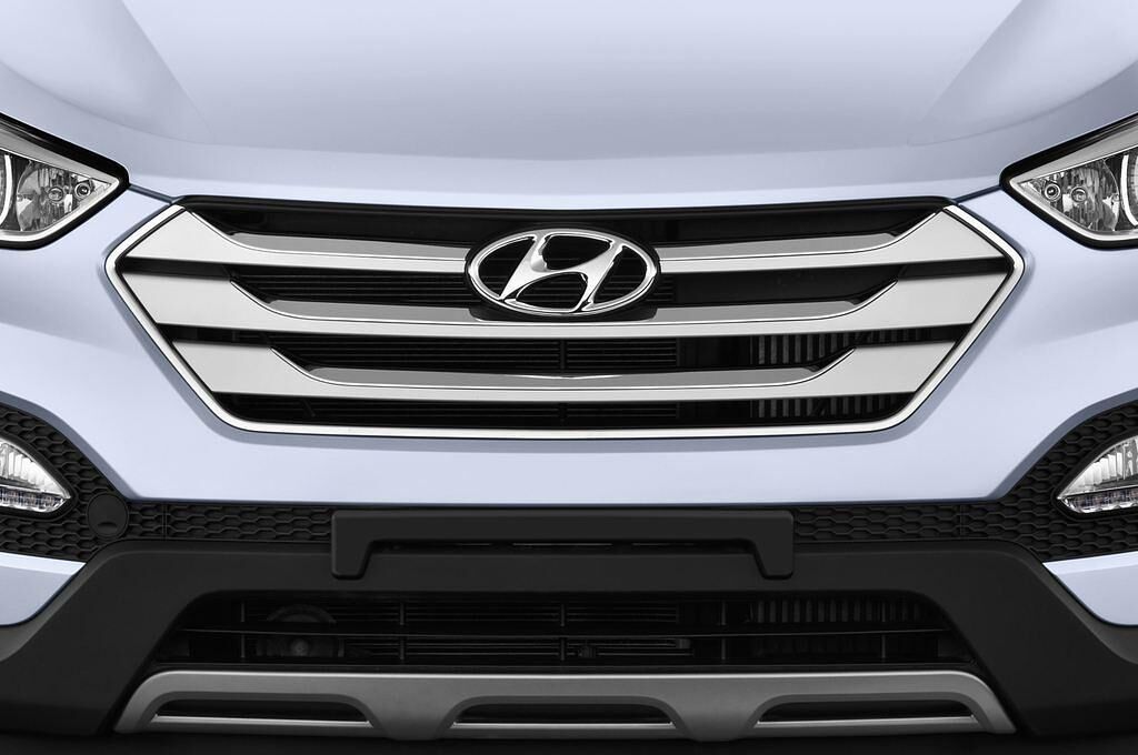 Hyundai Santa Fe (Baujahr 2013) Premium 5 Türen Kühlergrill und Scheinwerfer