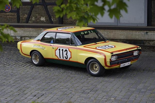 Opel Commodore A Limousine, zweitürig von Steinmetz. 1971 