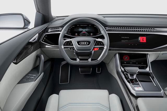 Schalter und Knöpfe gibte es im Cockpit fast gar nicht mehr