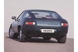 Tradition: 40 Jahre Porsche 928 - Besser als Fliegen Tradition: 40 Jahre Porsche 928 - Besser als Fliegen