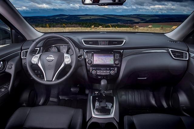 Der Arbeitsplatz des Nissan X-Trail ist aufgeräumt