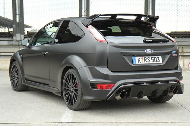 Das Heck des RS500 wirkt gewaltig