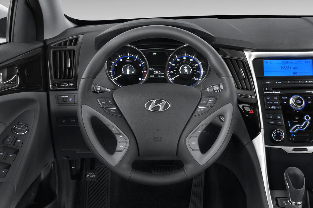 Hyundai Sonata (Baujahr 2010) Comfort 4 Türen Lenkrad