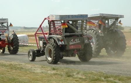 Vulkan Trophy 2010: Rennstall Lomb mit Porsche Traktor
