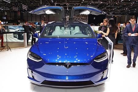 Autonomes Fahren - Tesla rüstet auf 