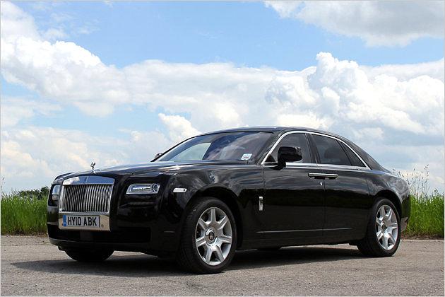 Ausgesucht auffälliger Auftritt in edlem Anzug: Der Rolls-Royce Ghost