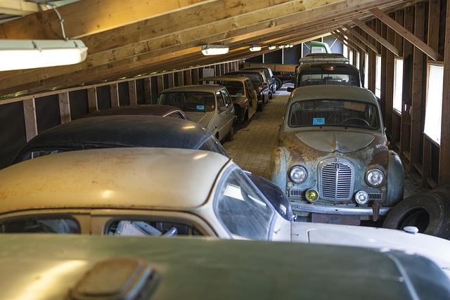 Viele Autos und Automobilia spendeten Liebhaber dem Museum. Die Mehrheit der Autos wurden in ihrem aktuellen Zustand erhalten und nicht restauriert