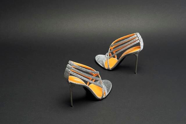 Die High-Heels-Kollektion wird vom italienischen Luxuslabel Gianvito Rossi in Italien produziert und künftig auch unter der Marke „Walter De Silva Shoes“ vertrieben