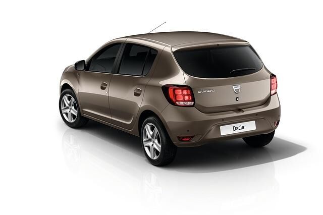Unter anderen bietet der Dacia Sandero eine neue Rückleuchtengrafik