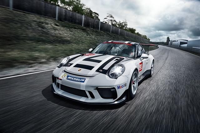 Porsche-Premieren Paris - Nachhaltig schnell