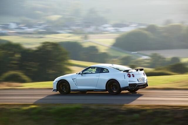 Mit 20-Zoll-Rädern und Bilstein-Fahrwerk soll der GT-R Track Edition bessere Handlingeigenschaften bieten