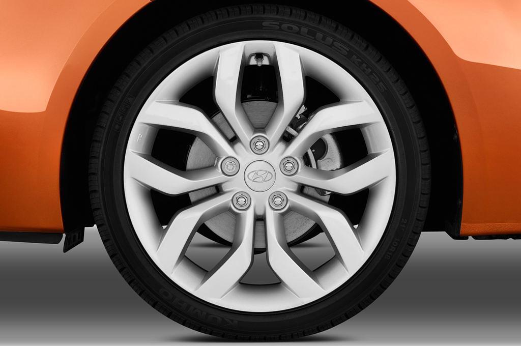Hyundai Veloster (Baujahr 2011) Style 4 Türen Reifen und Felge