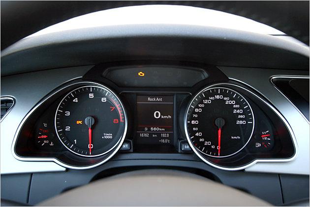 Tacho bis 280 km/h: Beim Audi A5 Sportback 2.0 TFSI sind maximal 233 km/h drin