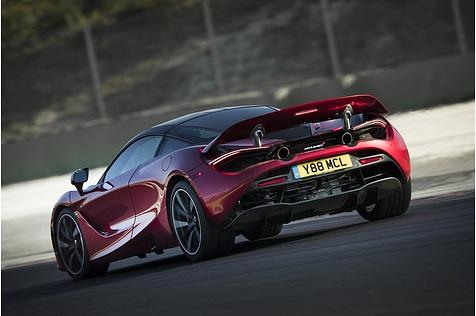 McLaren 720S - der Heckspoiler fährt variabel aus