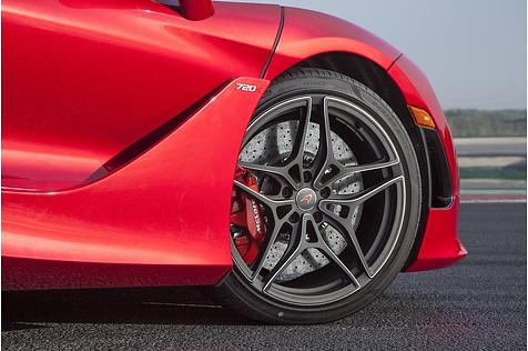 McLaren 720S - Pirelli lässt grüßen