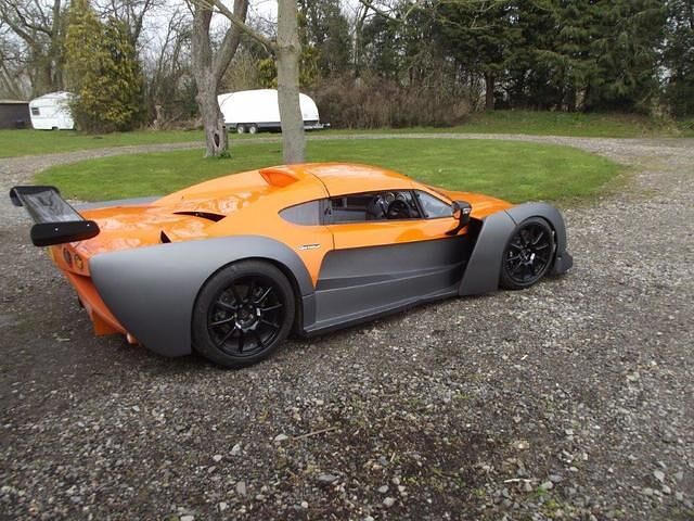 Der bisher gezeigte Prototyp des Exile wird von einem 3,5-Liter-V6-Turbobenziner aus dem Ford F-150 Raptor angetrieben