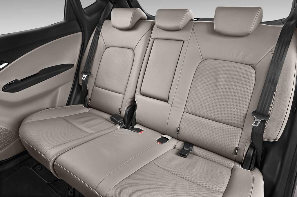 Hyundai iX20 (Baujahr 2012) Style 5 Türen Rücksitze