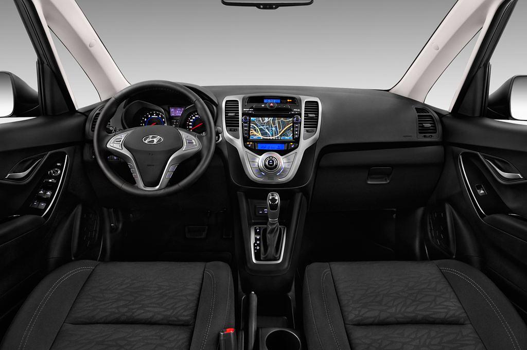 Hyundai iX20 (Baujahr 2016) Style 5 Türen Cockpit und Innenraum