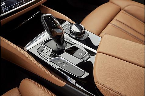 Die Achtgang-Steptronic passt gut zum BMW 520d Touring