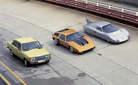 Mercedes C111-II (Mitte) mit C111-III (rechts) und Mercedes W123 (links)