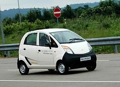 Tata Nano - Mofa mit Dach