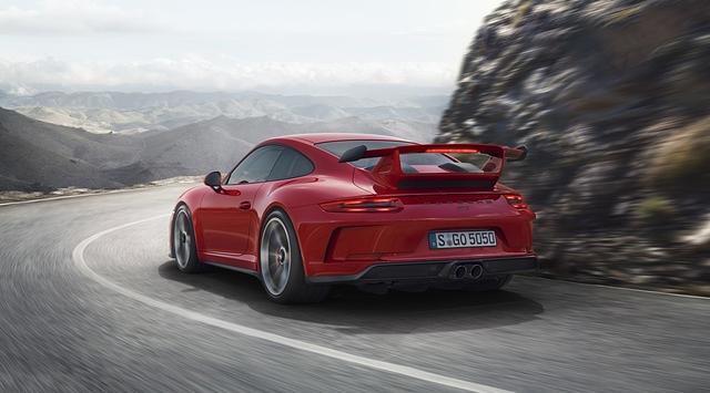 Wie bisher wird der 911 GT3 von einem Saugmotor angetrieben, dessen Leistung von 475 auf 500 PS angehoben wurde