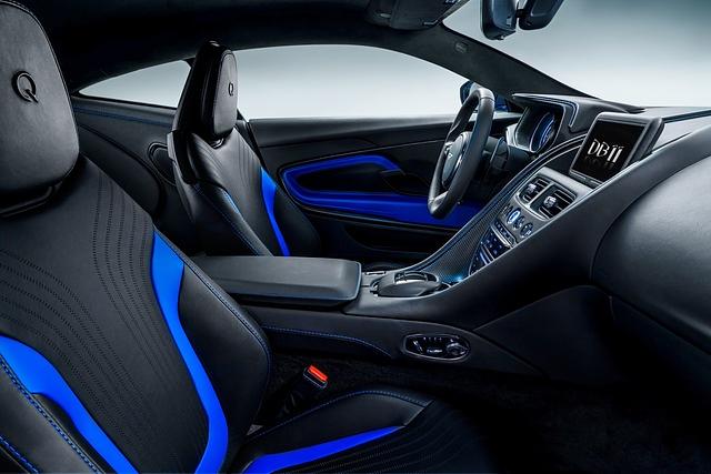 Auch im Innenraum des DB11 gibt es auffällige Blauakzente