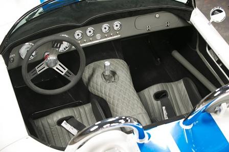 Lucra Cars LC 470