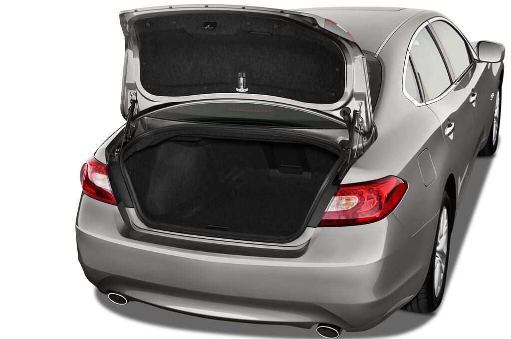 Infiniti M35H (Baujahr 2012) GT 4 Türen Kofferraum