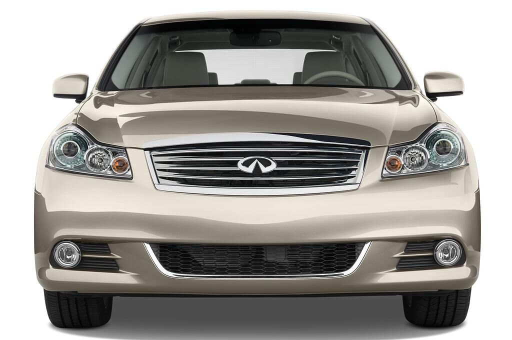 Infiniti M37 (Baujahr 2010) - 4 Türen Frontansicht