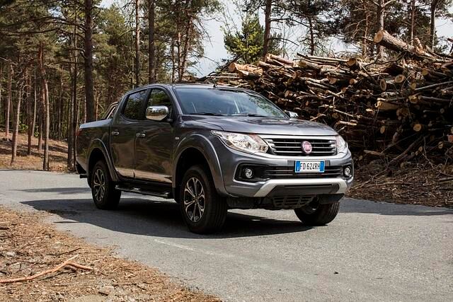 Wie sein japanischer Genspender wirkt der Fullback im Vergleich zu den Wettbewerbern Ford Ranger, Nissan Navara oder VW Amarok auf den ersten Blick eher zierlich 